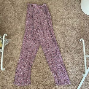Flowy light material floral pants